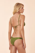 Cargar imagen en el visor de la galería, Model Back: Blueman Sostén Top Verde-26 Berlim