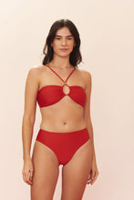 Cargar imagen en el visor de la galería, Model Front: Blueman Bragas Bottom Vermelho Canes