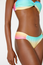 Cargar imagen en el visor de la galería, Image 03: Blueman Bragas Bottom Strike New Pacifico Degrade Mentos