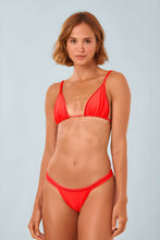 Cargar imagen en el visor de la galería, Model Front: Blueman Bragas Bottom Orange Dance-Pesponto