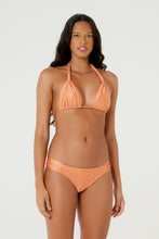 Cargar imagen en el visor de la galería, Model Front: Blueman Bragas Bottom Caribe Pacifico Laranja