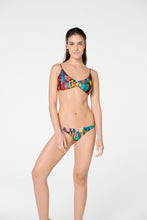 Cargar imagen en el visor de la galería, Model Front: Blueman Bragas Bottom Isis Tupinamba