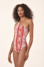 Cargar imagen en el visor de la galería, Model Front: Blueman Una Pieza Sardenha Barrado-Paraiso