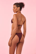 Cargar imagen en el visor de la galería, Model Back: Blueman Bragas Bottom Vinho Fox-New-Tahity