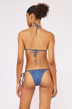 Cargar imagen en el visor de la galería, Model Back: Blueman Bragas Bottom Jeans Lacinho-Vies