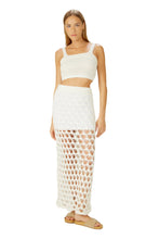 Cargar imagen en el visor de la galería, Model Front: Blueman Falda De Playa Off-White Saia-Tricot