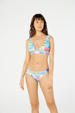 Cargar imagen en el visor de la galería, Model Front: Blueman Conjunto Sum New Pacifico 1972