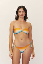 Cargar imagen en el visor de la galería, Model Front: Blueman Bragas Bottom Degrade-Summer Angel
