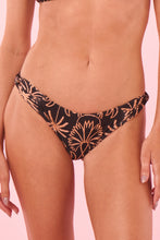 Cargar imagen en el visor de la galería, Gallery: Blueman Bragas Bottom Aina Pacifico-Chic