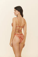 Cargar imagen en el visor de la galería, Model Back: Blueman Bragas Bottom Brisa-Suave Australia