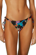 Cargar imagen en el visor de la galería, Gallery: Blueman Bragas Bottom Baile-Das-Araras Nicole