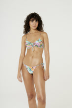 Cargar imagen en el visor de la galería, Model Front: Blueman Bragas Bottom Bay Tahity Tie Universo Solar