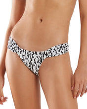 Cargar imagen en el visor de la galería, Gallery: Blueman Bragas Bottom Game Boreal Pantera