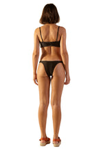 Cargar imagen en el visor de la galería, Model Back: Blueman Bragas Bottom Gil Preto