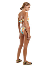 Cargar imagen en el visor de la galería, Model Back: Blueman Bragas Bottom Recifes Granita