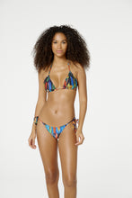 Cargar imagen en el visor de la galería, Model Front: Blueman Bragas Bottom Tahiti Tupinamba