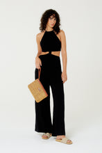 Cargar imagen en el visor de la galería, Model Front: Blueman Traje Macacao No Liso Preto Mistico