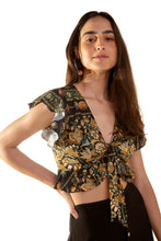 Cargar imagen en el visor de la galería, Model Front: Blueman Top De La Playa Monica Kasuti