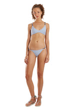 Cargar imagen en el visor de la galería, Model Front: Blueman Conjunto Ploc Azul