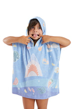 Cargar imagen en el visor de la galería, Image 04: Blueman Toalla De Playa Poncho Mini Surfer Sticker