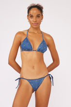 Cargar imagen en el visor de la galería, Model Front: Blueman Conjunto Set Jeans Triangulo-Vies Lacinho-Vies