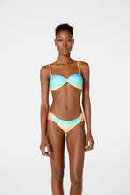 Cargar imagen en el visor de la galería, Model Front: Blueman Conjunto Strike New Pacifico Degrade Mentos