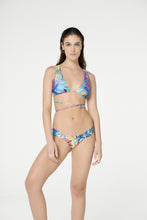 Cargar imagen en el visor de la galería, Model Front: Blueman Sostén Top Arpoador Indio