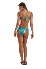 Cargar imagen en el visor de la galería, Model Back: Blueman Sostén Top Australia Blue