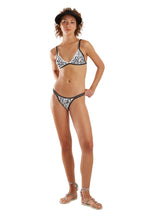 Cargar imagen en el visor de la galería, Model Front: Blueman Sostén Top Dance Pantera