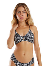 Cargar imagen en el visor de la galería, Gallery: Blueman Sostén Top Safari New Pacifico Pantera Negra