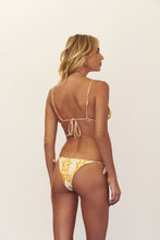 Cargar imagen en el visor de la galería, Model Back: Blueman Sostén Top Seiva-Doce-Amarela Inside-Double