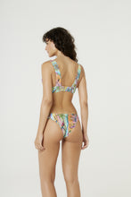 Cargar imagen en el visor de la galería, Model Back: Blueman Sostén Top Sum Pacifico Chic Universo Solar