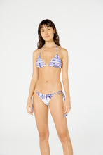 Cargar imagen en el visor de la galería, Model Front: Blueman Sostén Top Tahity Acaizeiro