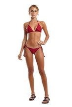 Cargar imagen en el visor de la galería, Model Front: Blueman Sostén Top Tahity Perola Vermelho