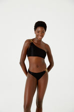 Cargar imagen en el visor de la galería, Model Front: Blueman Sostén Top Textura Wavy Shine Preto