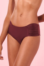 Cargar imagen en el visor de la galería, Gallery: Blueman Bragas Bottom Vinho Maxi-Prado
