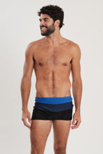 Cargar imagen en el visor de la galería, Model Front: Blueman Sunga / Boxer Sunga Army Crepusculo Azul Marinho
