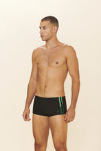 Cargar imagen en el visor de la galería, Model Front: Blueman Sunga / Boxer Sunga Army Romeo Preto
