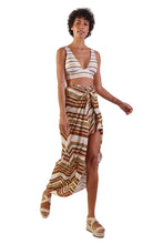 Cargar imagen en el visor de la galería, Model Front: Blueman Falda De Playa Diana Ubud
