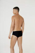 Cargar imagen en el visor de la galería, Model Back: Blueman Sunga / Boxer Sunga Ricky Preto
