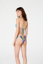 Cargar imagen en el visor de la galería, Model Back: Blueman Bragas Bottom Coracao Indio
