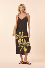 Cargar imagen en el visor de la galería, Model Front: Blueman Midi Dress Musa Midi Rafaela
