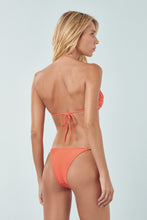 Cargar imagen en el visor de la galería, Model Back: Blueman Bragas Bottom Laranja Fox-New-Tahity
