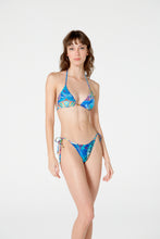 Cargar imagen en el visor de la galería, Model Front: Blueman Bragas Bottom Coracao Indio
