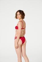 Cargar imagen en el visor de la galería, Model Back: Blueman Sostén Top Chandon Crispy Vermelho
