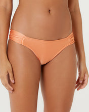 Cargar imagen en el visor de la galería, Gallery: Blueman Bragas Bottom Caribe Pacifico Laranja
