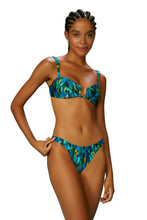 Cargar imagen en el visor de la galería, Model Front: Blueman Sostén Top Fauna Quenia
