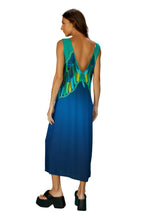Cargar imagen en el visor de la galería, Model Back: Blueman Vestido De Playa Cropped Dress Fauna
