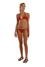 Cargar imagen en el visor de la galería, Model Front: Blueman Sostén Top Sexy Liso Vermelho
