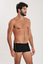 Cargar imagen en el visor de la galería, Model Front: Blueman Sunga / Boxer Sunga Army Malfitana Liso Preto
